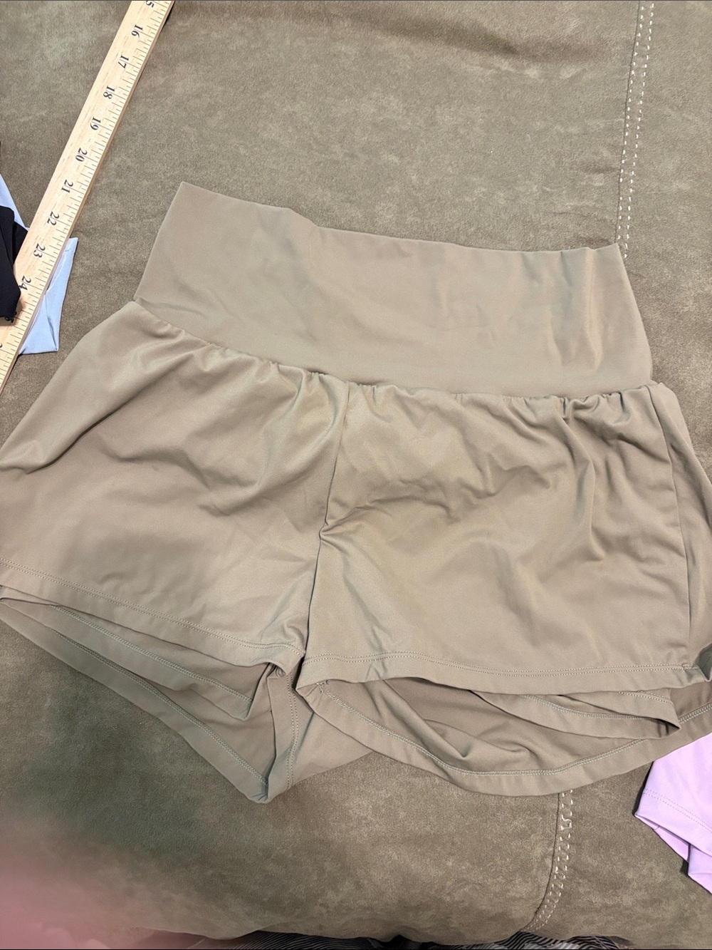 Women’s High-Waist Performance Shorts in Olive Green